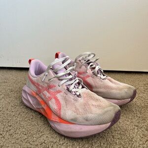 ASICS Womens Novablast 5 Running Shoe